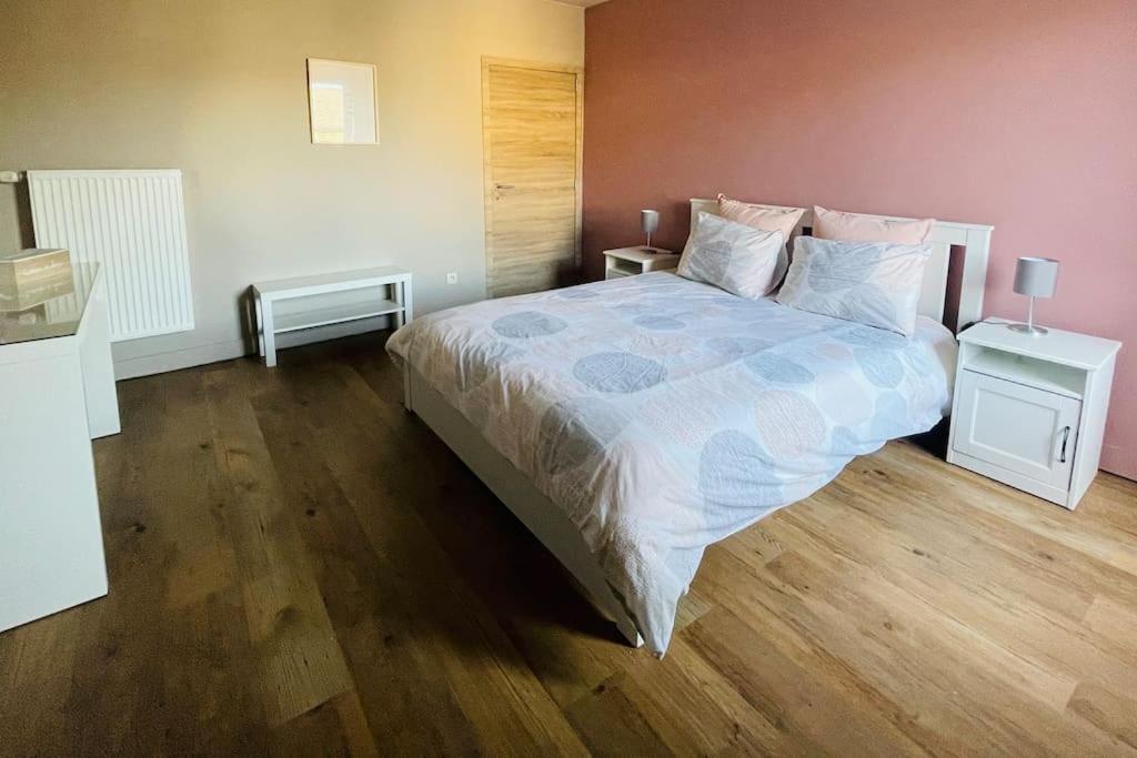 Appartement Cosy Au Centre De Beauraing Esterno foto