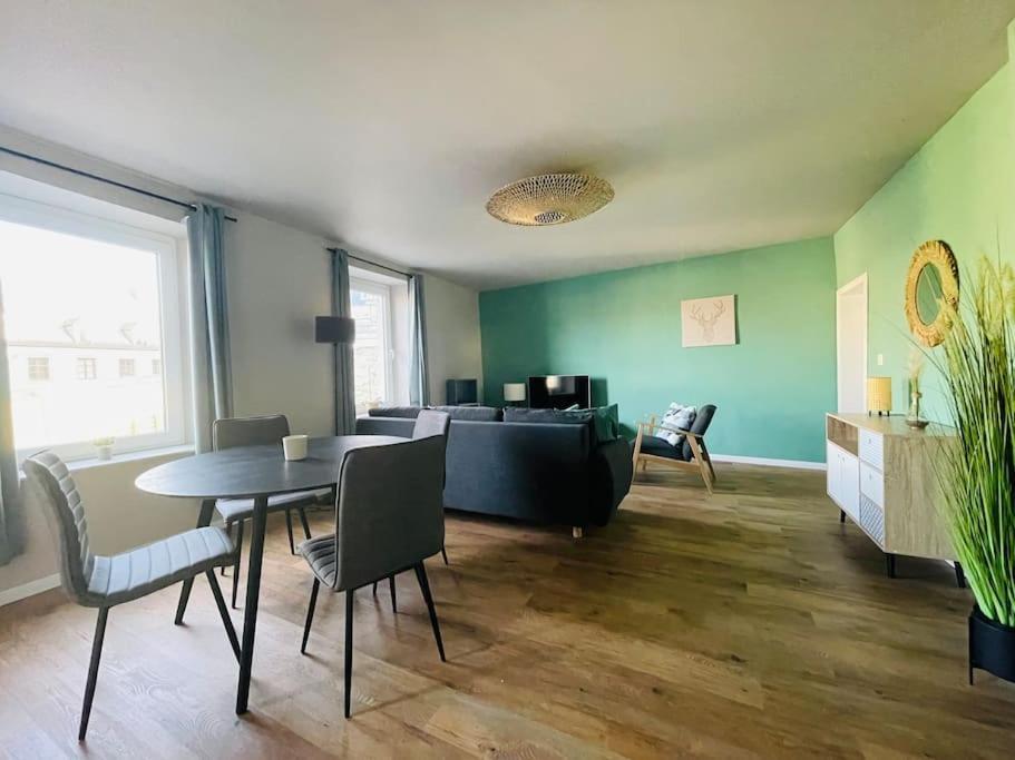 Appartement Cosy Au Centre De Beauraing Esterno foto